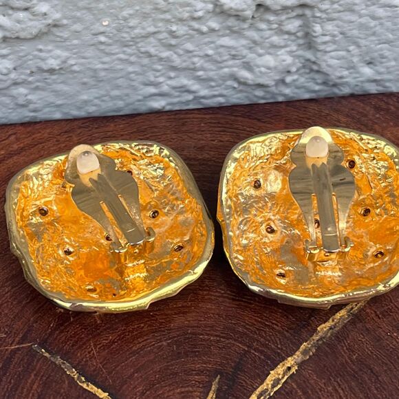 90s Large Black Enamel and Gold Clip On Earring Womens Vintage Statement Jewelry - Picture 8 of 10